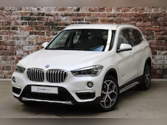 BMW X1 - sDrive20i Executive xLine Automaat / Navigatiesysteem / Trekhaak / LED / Cruise Control /