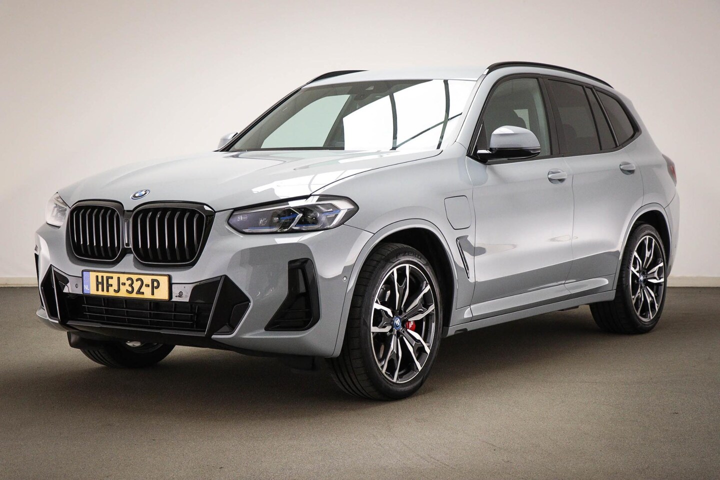 BMW X3 - xDrive30e M-Sport High Executive | HEAD UP | CARBON | SFEERVERLICHTING | TREKHAAK | 20" - AutoWereld.nl