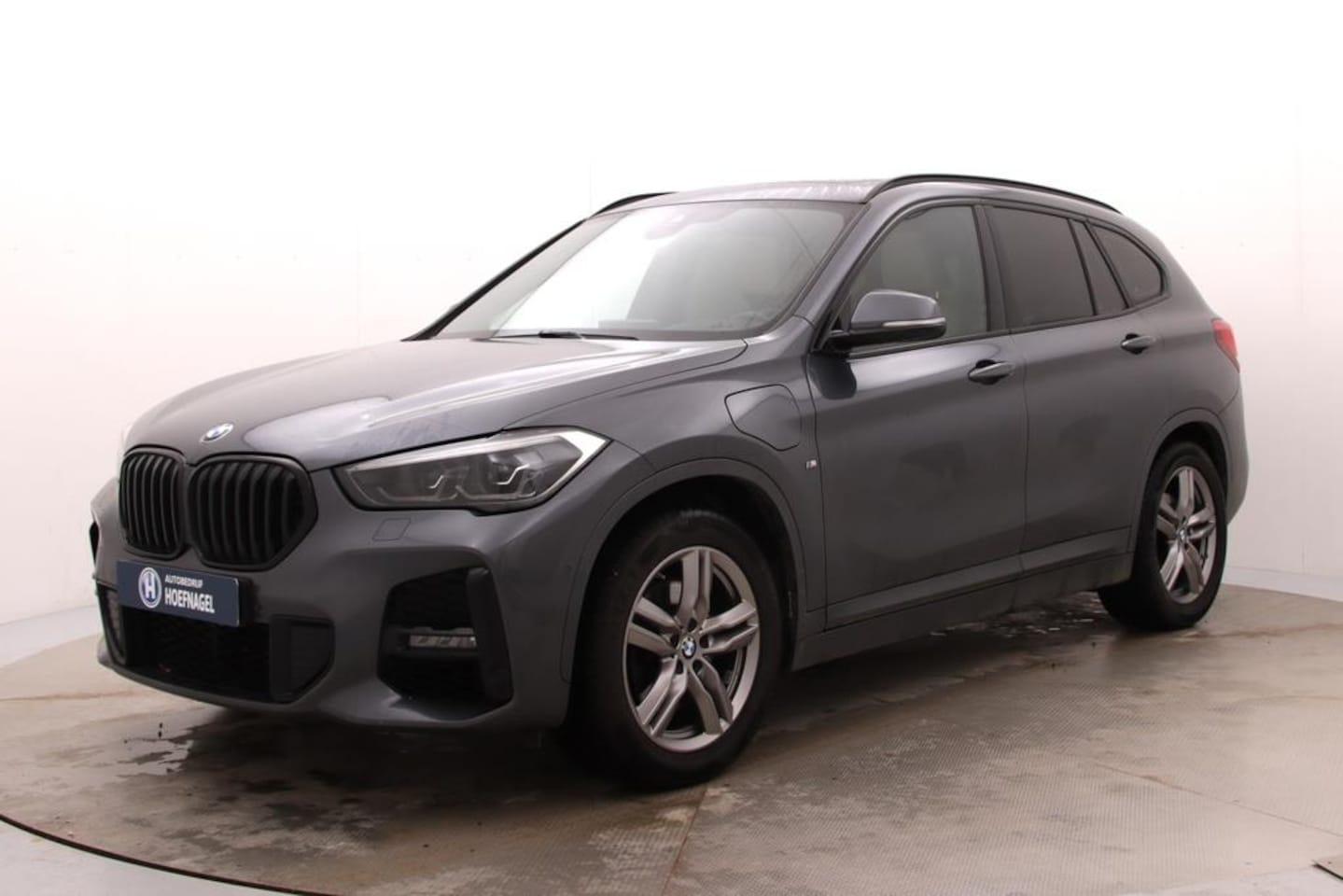 BMW X1 - XDrive25e M Sport High Executive | Trekhaak | Schuifdak | HeadUp Display | Adaptive Cruise - AutoWereld.nl