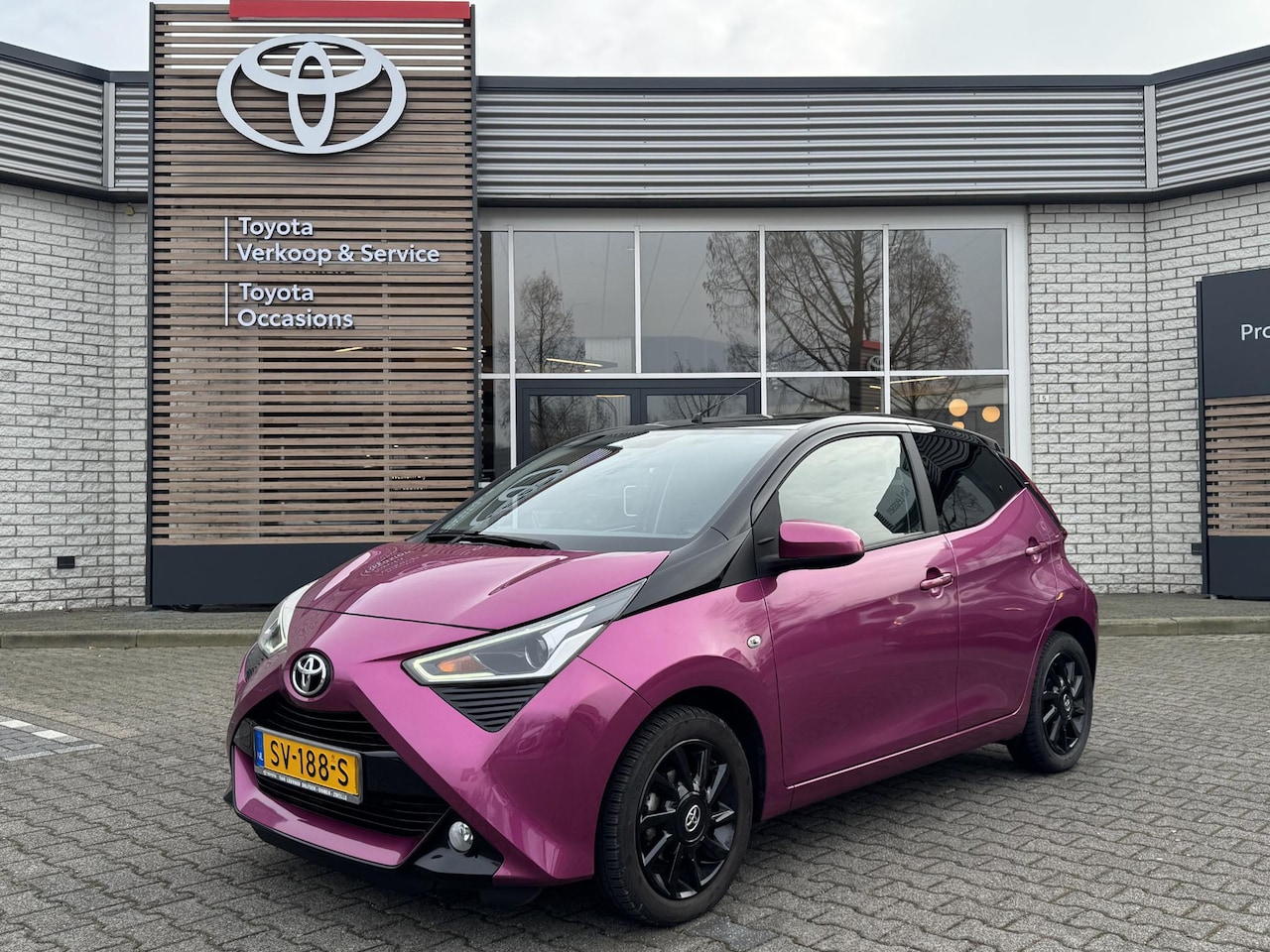Toyota Aygo X - X-CITE NL-AUTO LAGE KM-STAND BI-TONE APPLE/ANDROID LM-VELGEN CAMERA BLUETOOTH ALL SEASON - AutoWereld.nl