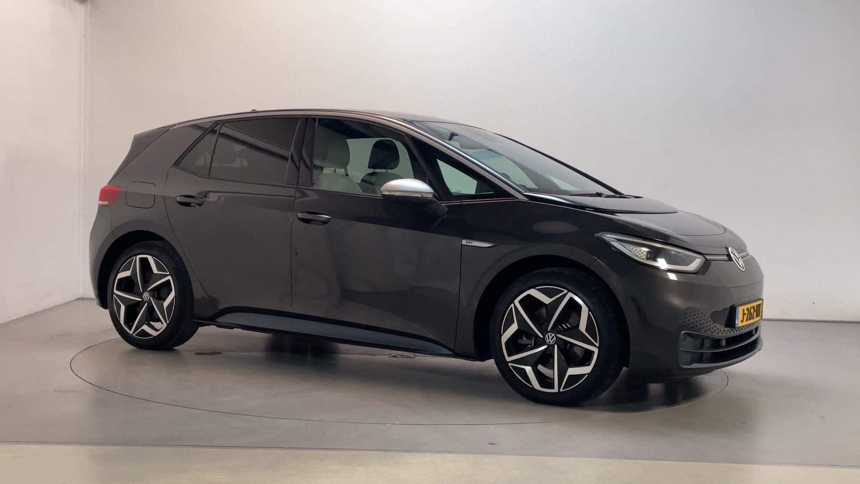 Volkswagen ID.3 - First Plus 58 kWh LED Camera Stoelverwarming Navigatie - AutoWereld.nl