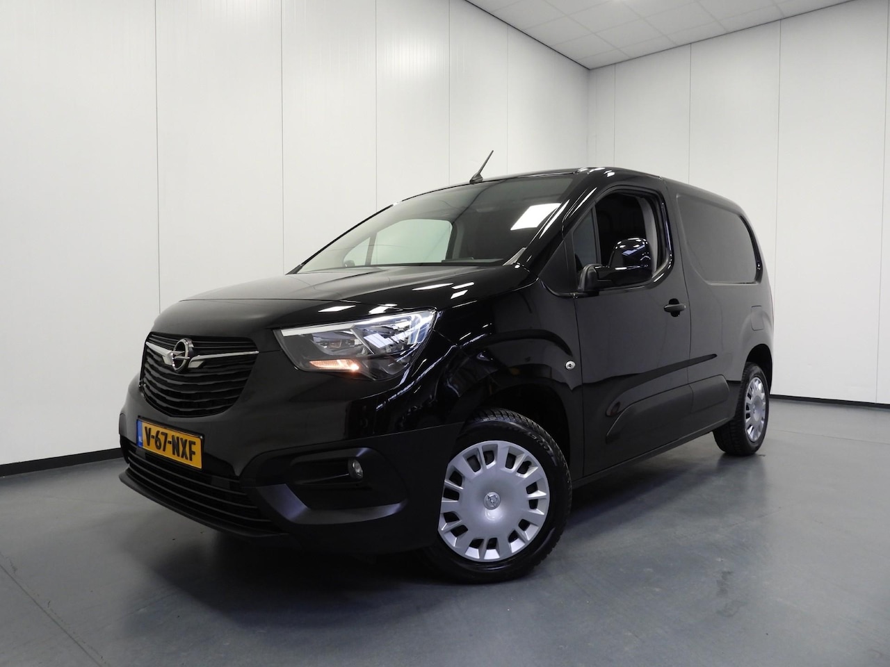 Opel Combo - 1.2 Turbo L1H1 Edition NAVI-APP/AIRCO/CRUISE/PDC/SCHUIFDEUR! - AutoWereld.nl