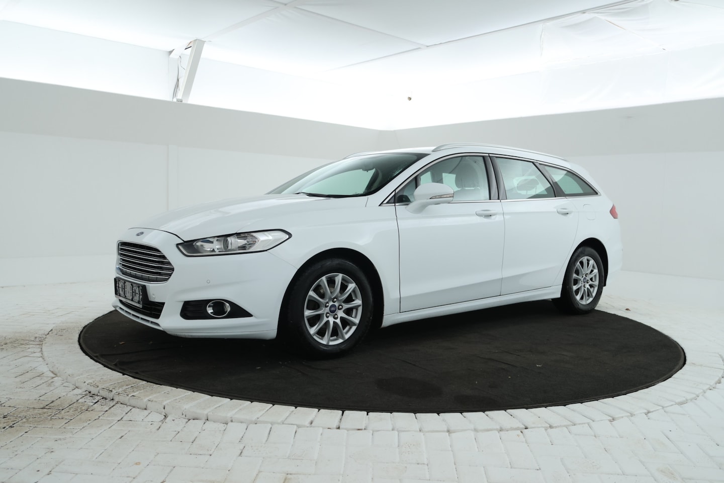 Ford Mondeo Wagon - 1.5 Trend Automaat, Winter Pack, Climate - AutoWereld.nl