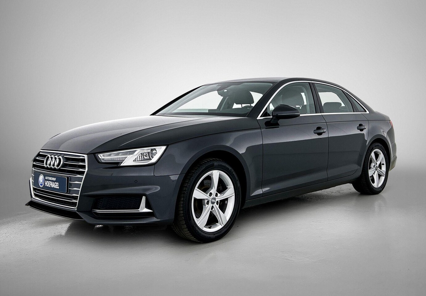 Audi A4 Limousine - 40 TFSI Sport | Cruise control | Stoel verwarming | Parkeersensoren V+A - AutoWereld.nl