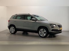 Skoda Karoq - 1.5 TSI 150pk DSG ACT Business Edition Plus Sfeerverlichting Leder Stoelverwarming