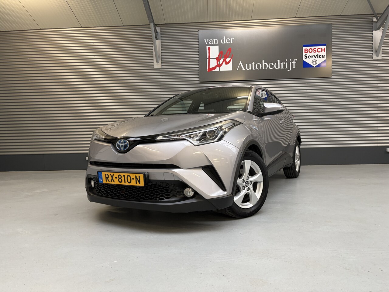 Toyota C-HR - 1.8 HYBRID/CAM/DODE HOEK/KEY-LESS/STOEL VERW/NAVI/ENZ - AutoWereld.nl