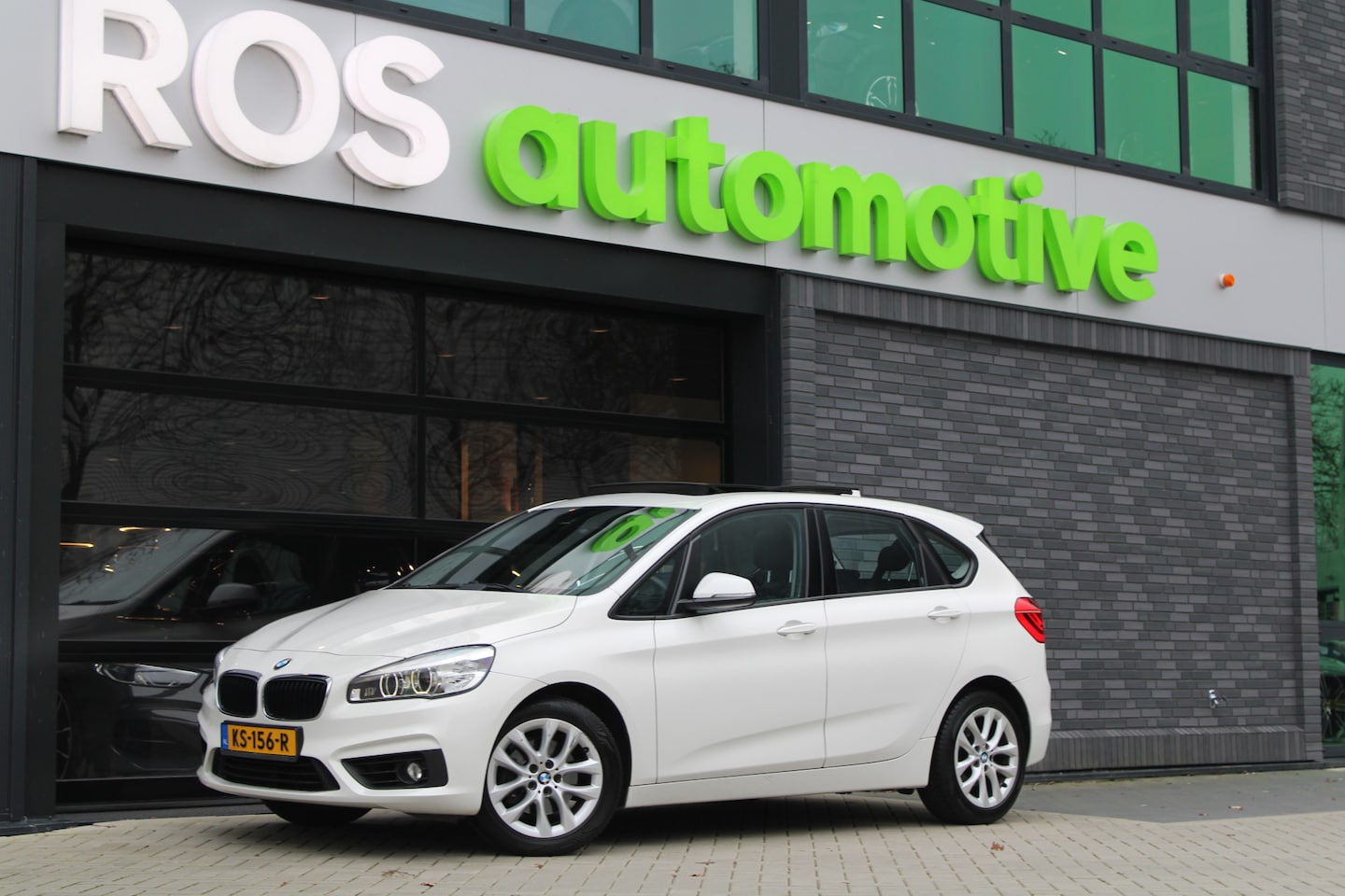 BMW 2-serie Active Tourer - 218i M Sport | PANORAMADAK | AUTOMAAT | STOELVERWARMING | PDC ACHTER | - AutoWereld.nl