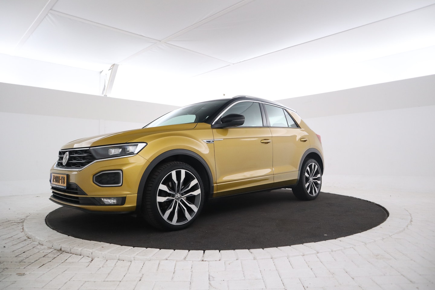 Volkswagen T-Roc - 1.5 TSI Sport Business R Automaat, R-line, Virtual, Panorama, - AutoWereld.nl