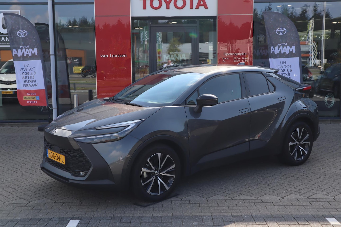 Toyota C-HR - HYBRID 140 FIRST EDITION APPLE/ANDROID P-SENSOREN EL-ACHTERKLEP LED 360° CAMERA BLIND-SPOT - AutoWereld.nl