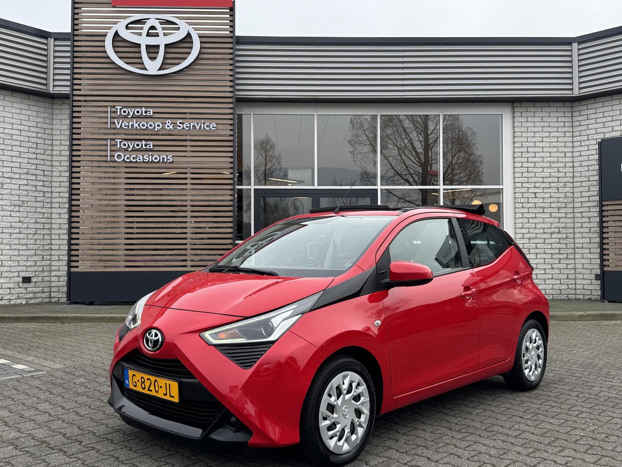 Toyota Aygo X - X-PLAY LIMITED NL-AUTO CABRIO AIRCO BLUETOOTH CAMERA EL-RAMEN/SPIEGELS - AutoWereld.nl