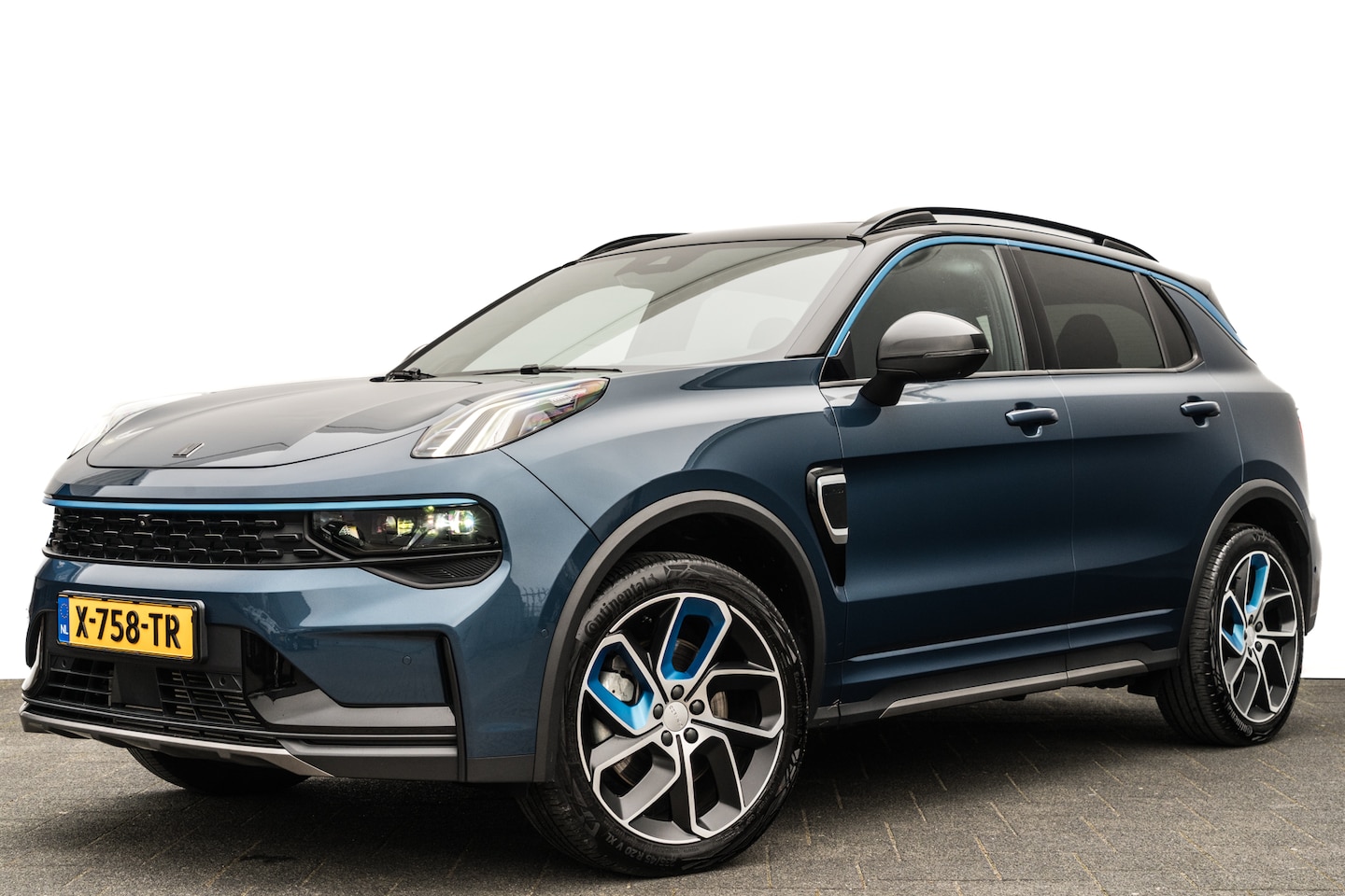 Lynk & Co 01 - 1.5 Plug-in Hybrid 262 Pk I Modeljaar 2023 I Panoramadak I 75 km Elektrisch I 360 Camera I - AutoWereld.nl