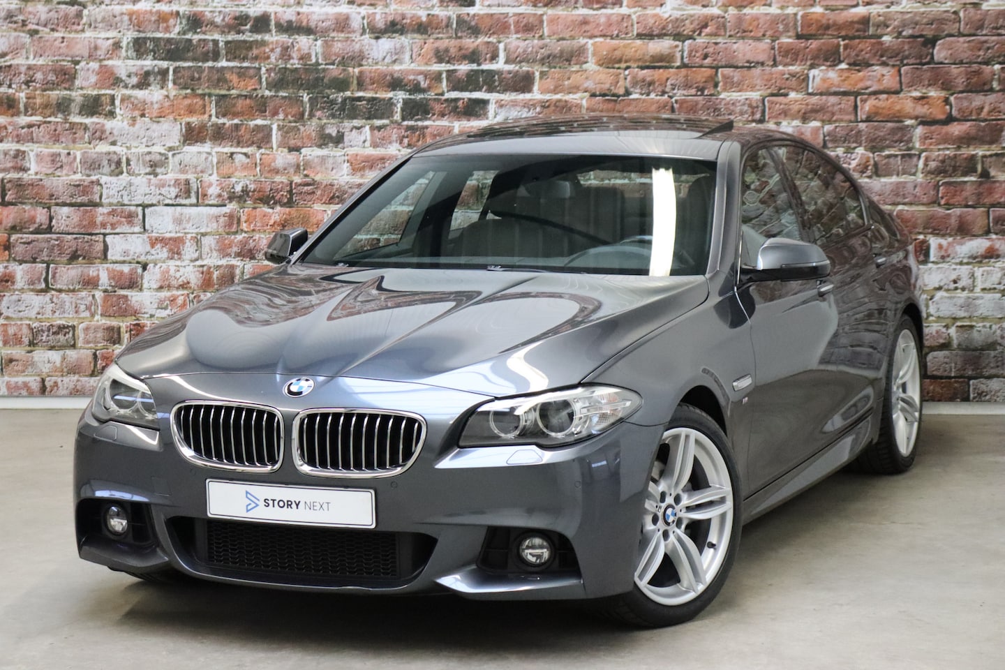 BMW 5-serie - Sedan 520i High Executive M Sport Pakket Automaat / Navigatie Professional / Schuif-/kante - AutoWereld.nl