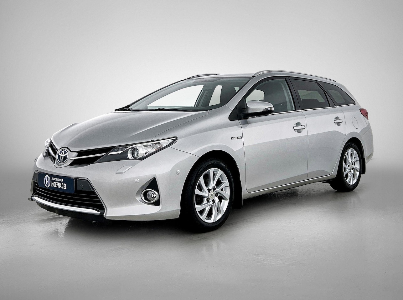 Toyota Auris Touring Sports - 1.8 Hybrid Dynamic Automaat | Trekhaak | Camera |Cruise Control | Parkeersensoren - AutoWereld.nl