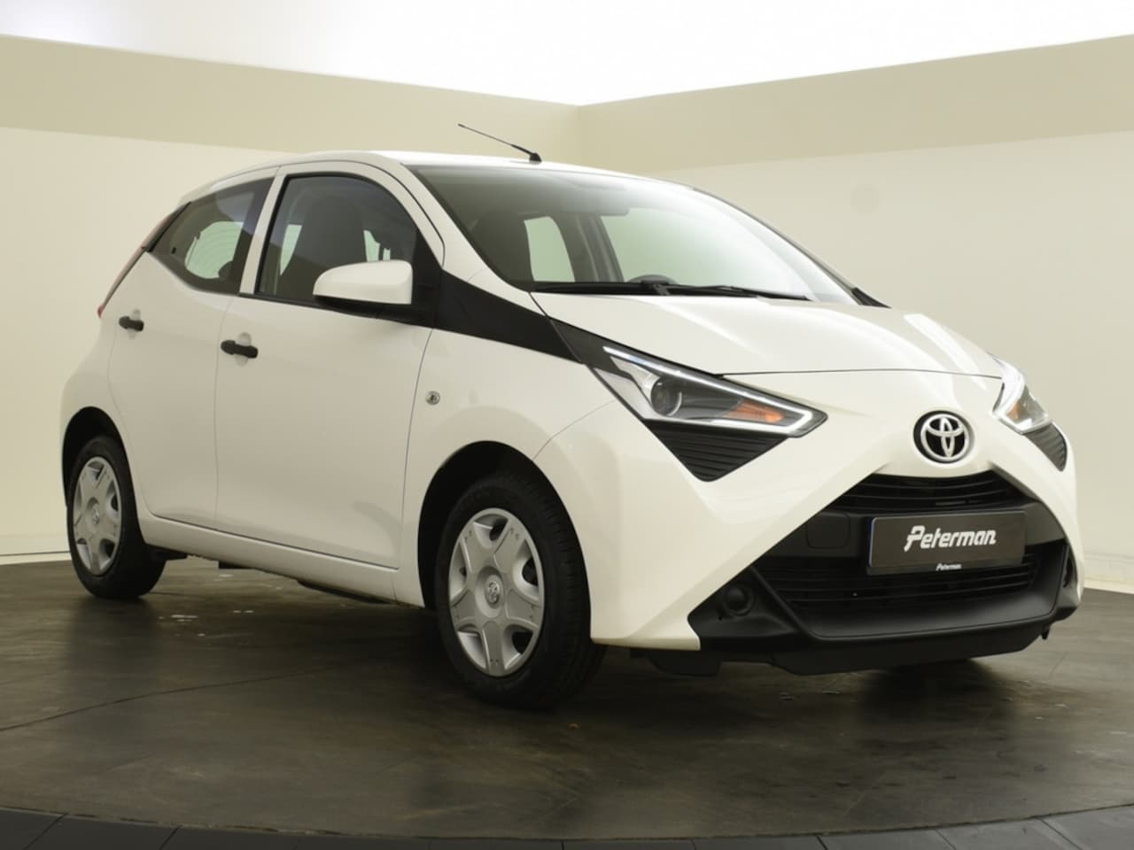 Toyota Aygo - 1.0 VVT-i x-fun | Bluetooth | Airco - AutoWereld.nl