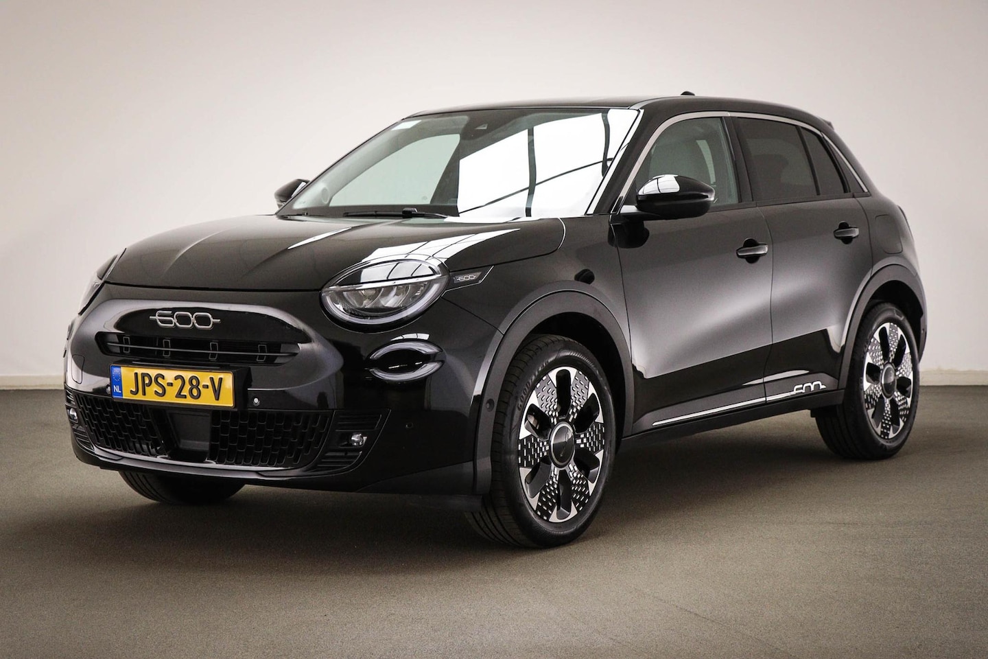 Fiat 600 - 1.2 Hybrid La Prima | STOELVERWARMING | SFEERVERLICHTING | DAB | APPLE | CAMERA | 18" - AutoWereld.nl