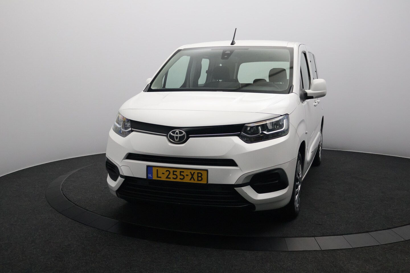 Toyota ProAce City Verso - 1.2 Turbo Professional | Navigatie | Carplay&Android | Cruise - AutoWereld.nl
