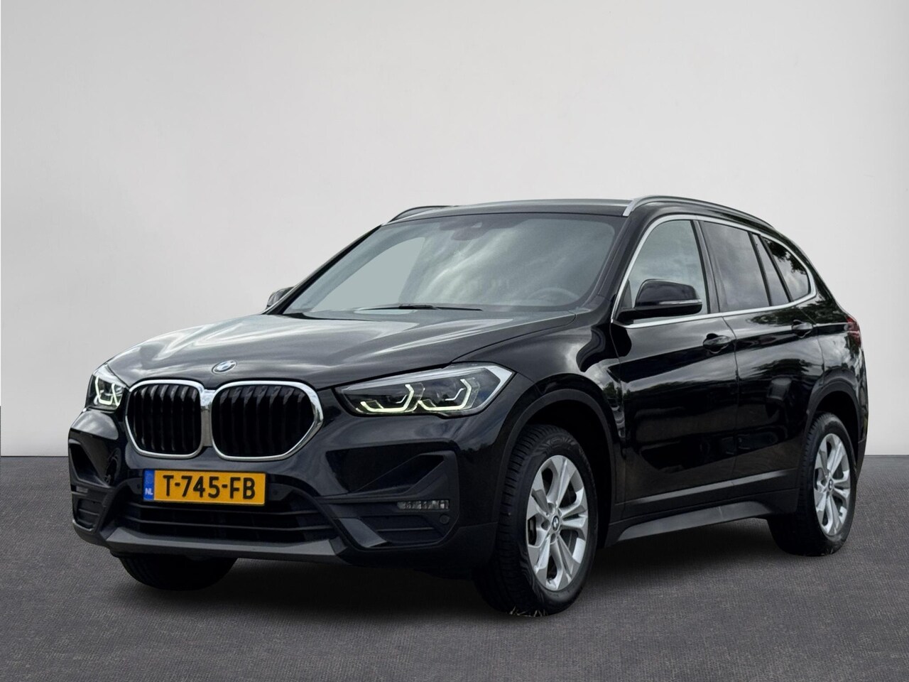 BMW X1 - sDrive18iA High Executive | Cruise Control | Camera | Navigatie | Stoelverwarming | LM-Vel - AutoWereld.nl