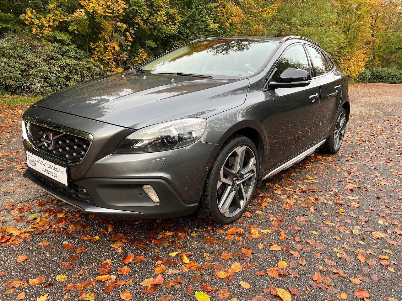 Volvo V40 - 2.5 T5 Summum 2.5 T5 Cross Country 254PK AUTOM. ACC CAM TREKHAAK - AutoWereld.nl