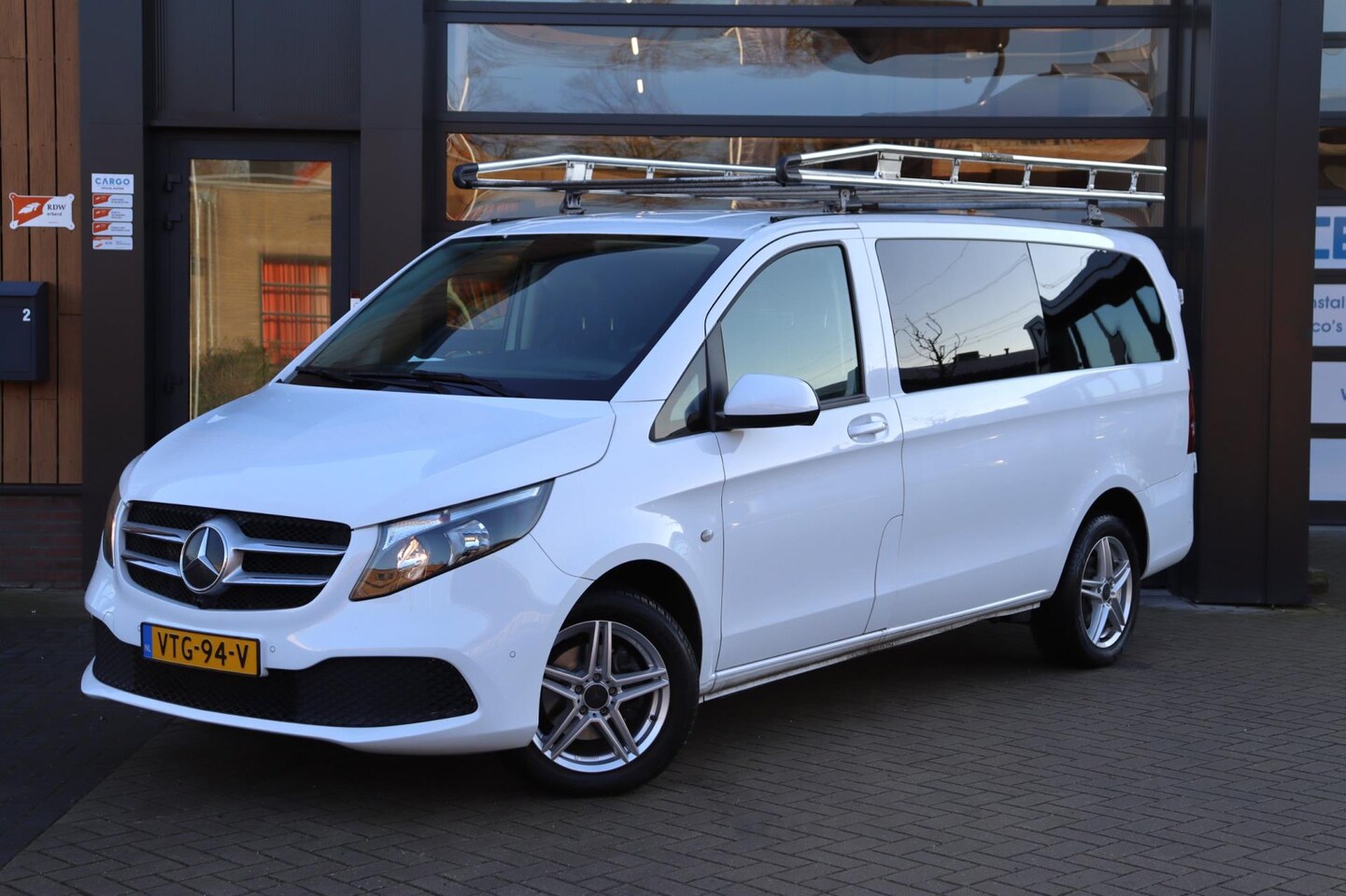 Mercedes-Benz Vito - 116 CDI Lang | Eerste Eigenaar | 163 PK | Automaat | Cruise | Navi | Airco | Sensoren | Tr - AutoWereld.nl