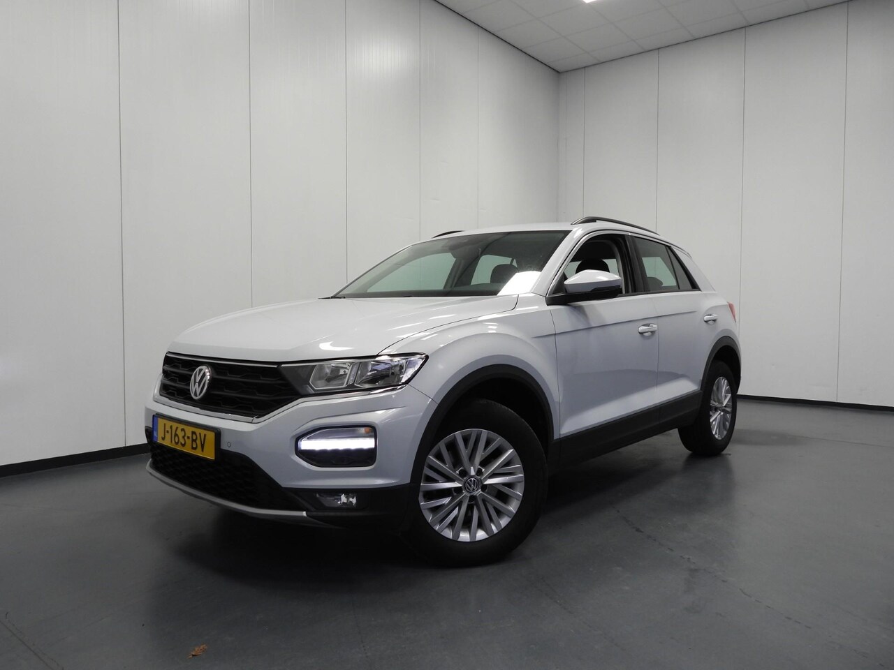 Volkswagen T-Roc - 1.0 TSI Style NAVI/ADAPT.CRUISE/PDC/TREKHAAK/16"LMV! - AutoWereld.nl