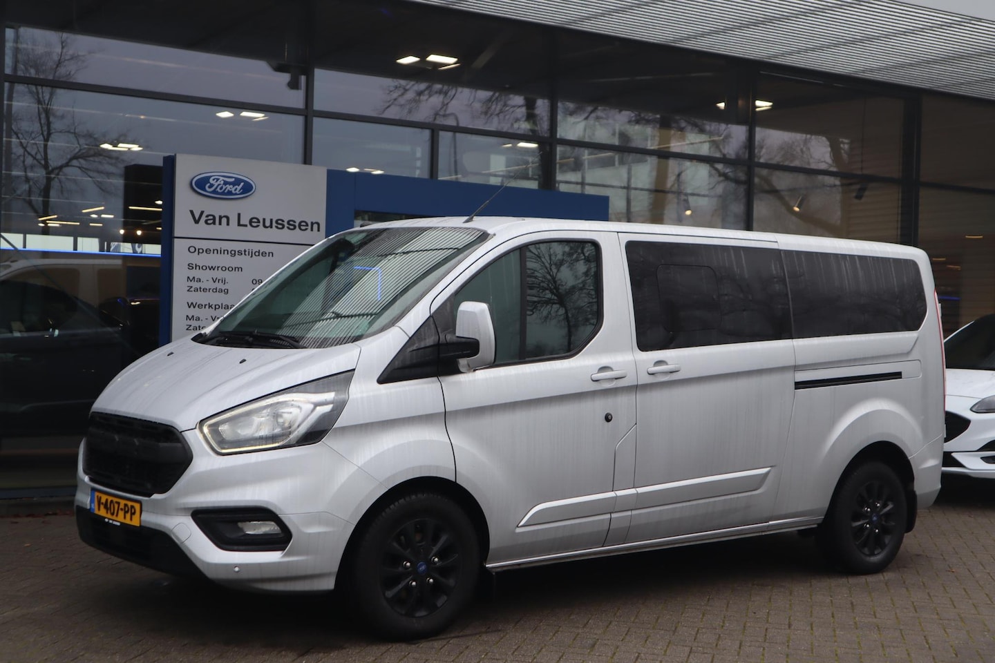 Ford Transit Custom - 320 2.0 TDCI L2 LIMITED DUBBEL-CABINE 6-PERSOONS MARGE! AUTOMAAT BLISS TREKHAAK CAMERA NAV - AutoWereld.nl