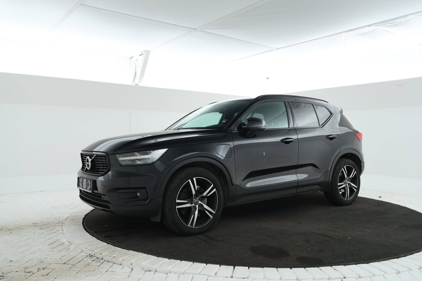 Volvo XC40 - 1.5 T5 Twin Engine R-Design Navigatie, Apple carplay, climate, - AutoWereld.nl