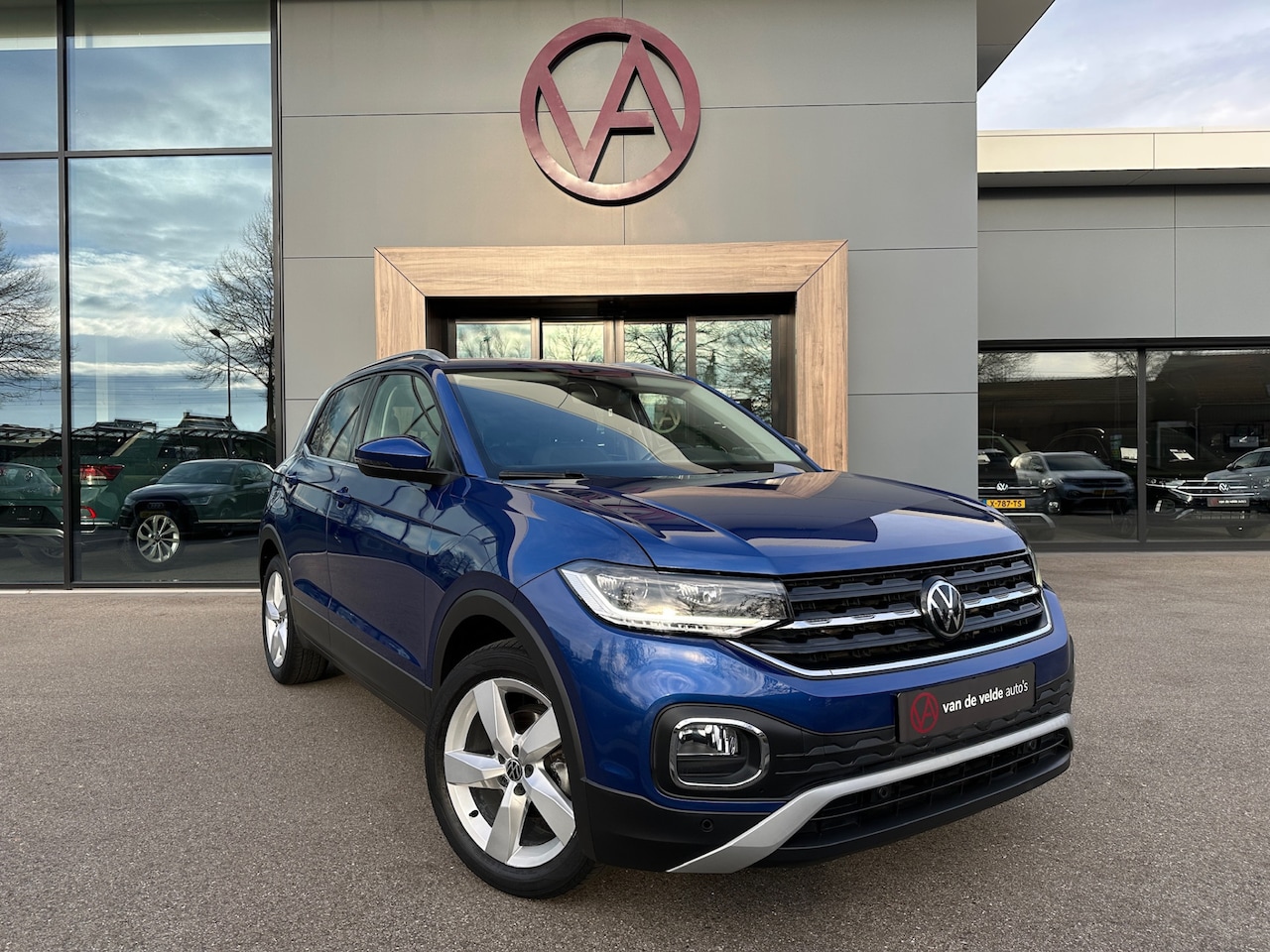 Volkswagen T-Cross - 1.0 TSI DSG Style | Camera | Climate | Dode hoek | Virtual | Carplay | Rijklaar incl. 1 ja - AutoWereld.nl