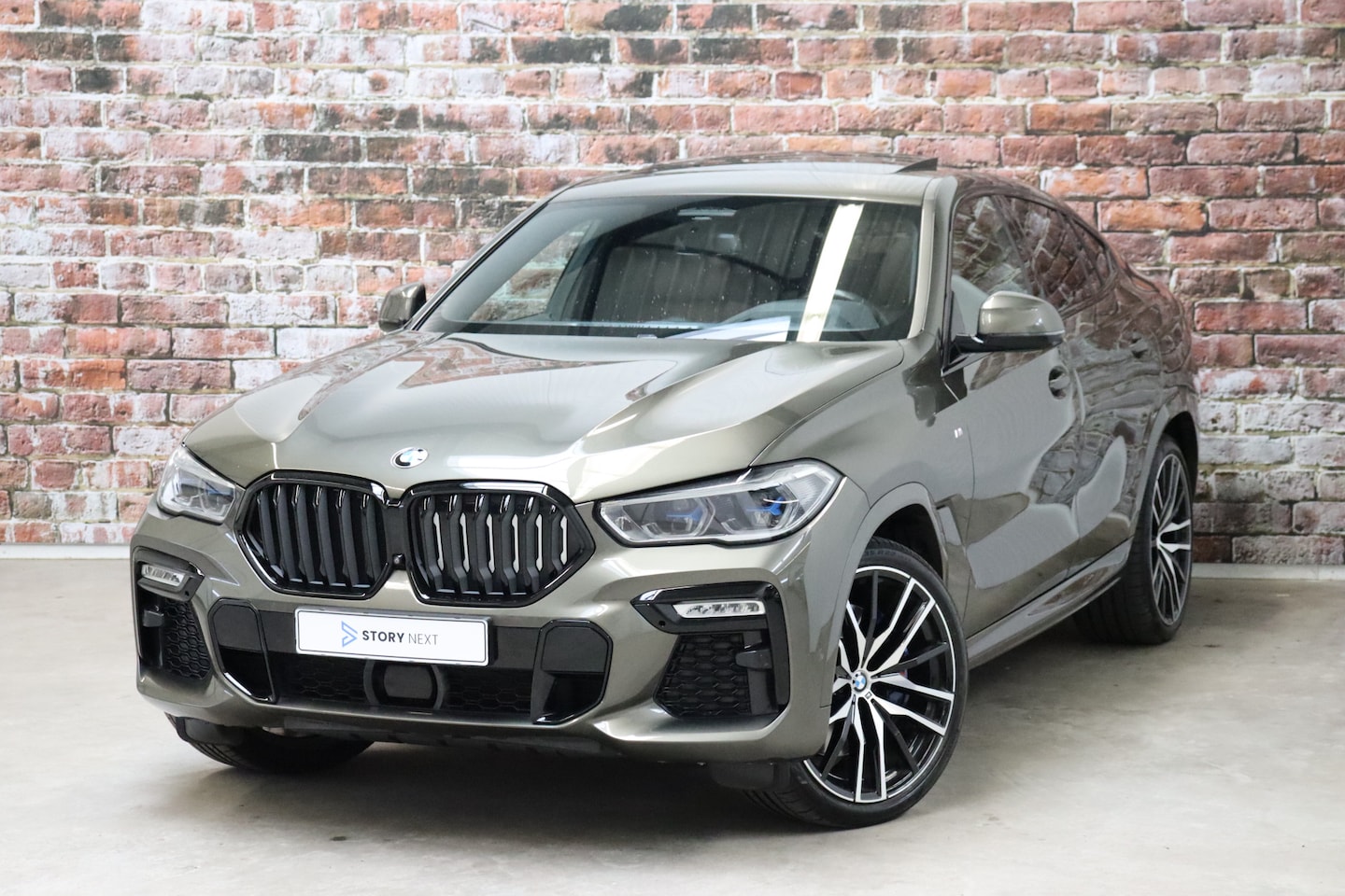 BMW X6 - xDrive40i High Executive M Sport Pakket Automaat / Live Cockpit Professional / Driving Ass - AutoWereld.nl
