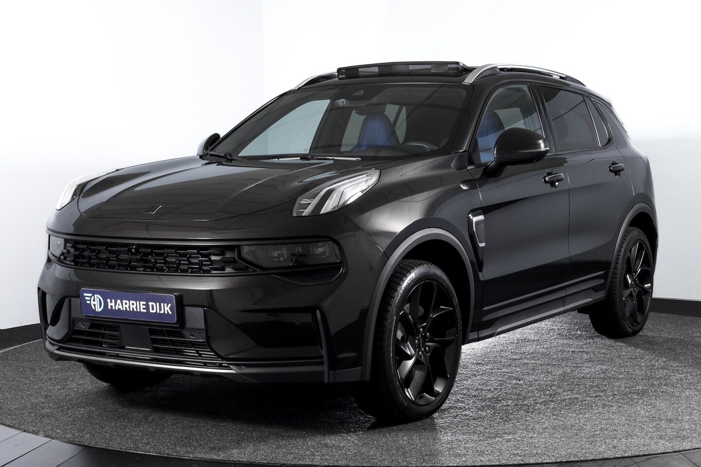 Lynk & Co 01 - 1.5 PHEV 261PK MY23 | Blackpakket | Donkere hemel | 360 Camera | 7.4 kWh Boordlader | S/K- - AutoWereld.nl