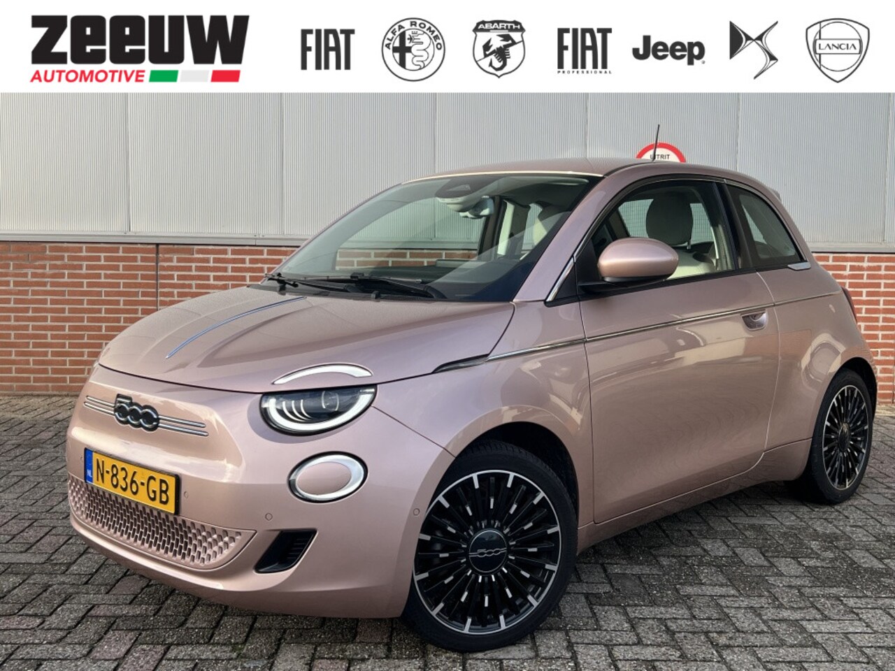 Fiat 500e - 3+1 La Prima 42 kWh | Pack Winter | Navi | 17" - AutoWereld.nl