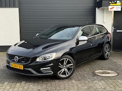 Volvo V60 - 1.6 T3 R-Design Automaat | NL Auto | NAP | Trekhaak | Leder