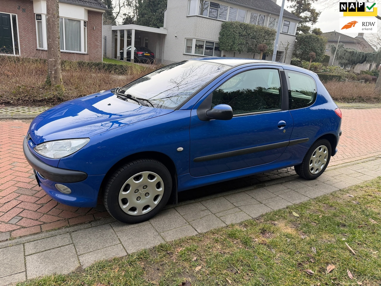 Peugeot 206 - 1.4-16V, Airco, Elektrische ramen, NAP label, in nieuwstaat, APK 12-06-2026. - AutoWereld.nl