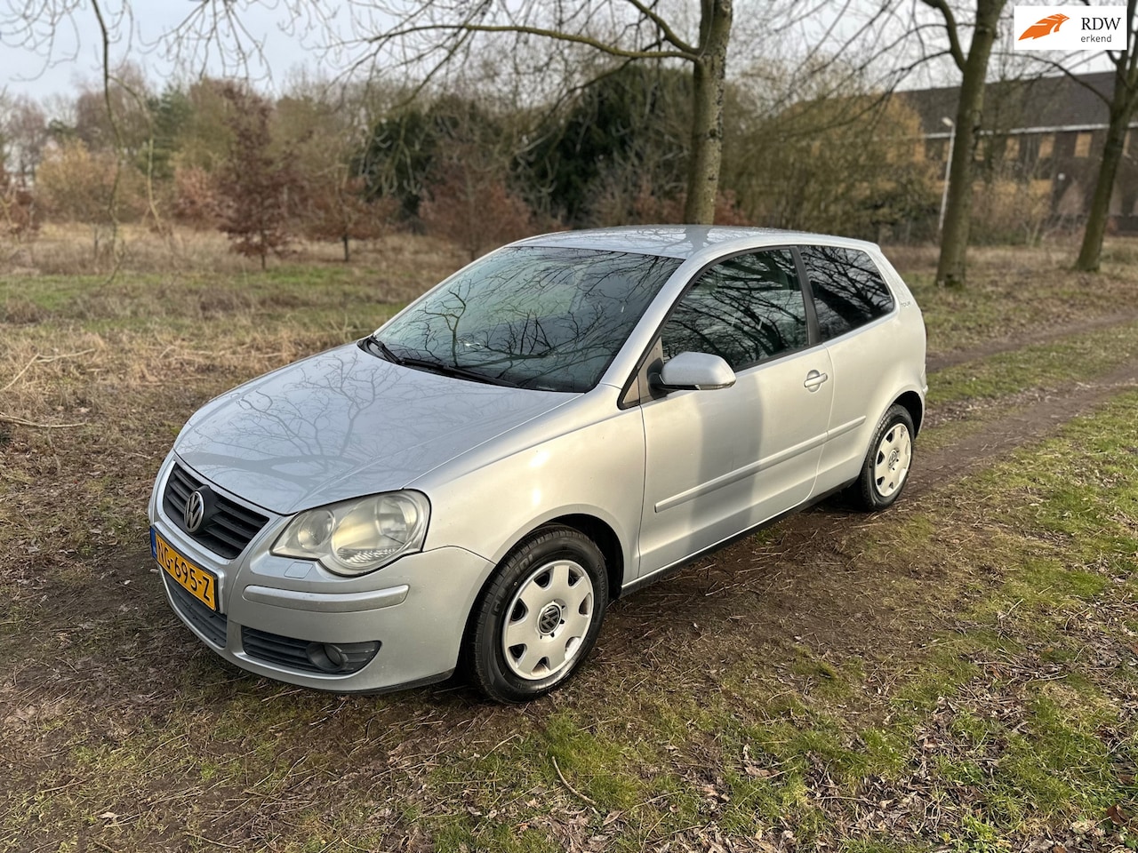 Volkswagen Polo - 1.2 Trendline apk t/m15-02-2027 - AutoWereld.nl