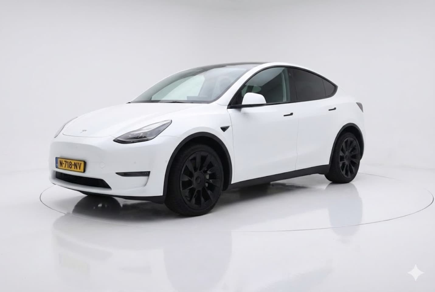 Tesla Model Y - Long Range AWD 75kWh | Geen import | - AutoWereld.nl