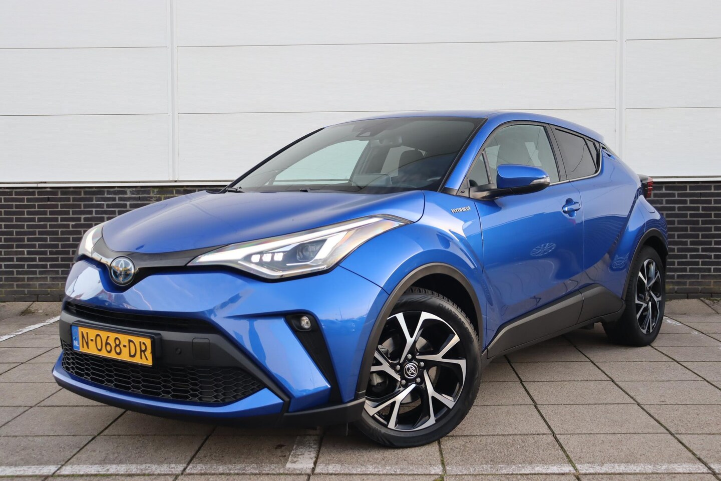 Toyota C-HR - 2.0 Hybrid Style Stoelverwarming / Navi / JBL Audio / LED Koplampen - AutoWereld.nl