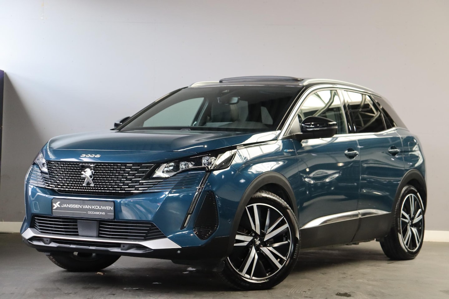 Peugeot 3008 - 1.6 HYbrid4 300 GT Pack Business Panoramadak / FOCAL / Trekhaak / Stoelverwarming / 92% SO - AutoWereld.nl