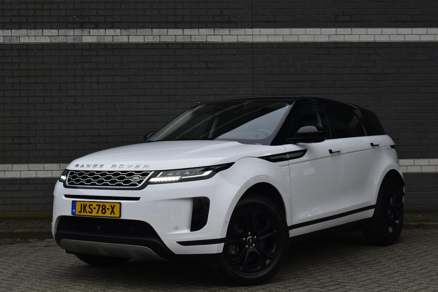 Land Rover Range Rover Evoque - 1.5 P300e AWD S SOH 91% Trekhaak Black Pack Elektrische Stoelverstelling - AutoWereld.nl
