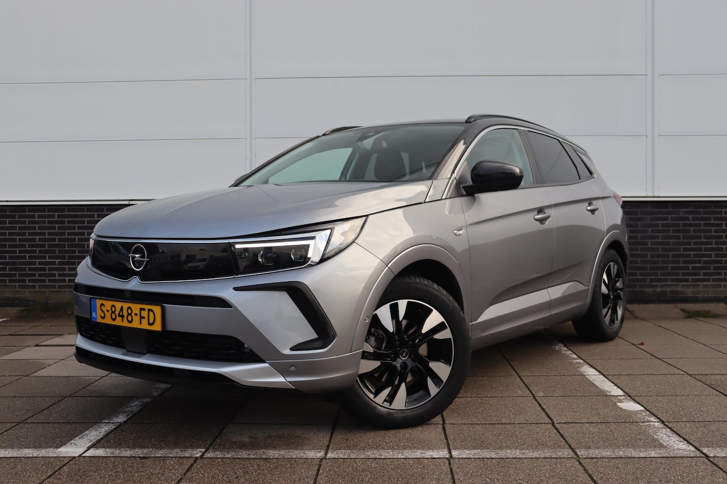 Opel Grandland - 1.2 Turbo Business Elegance * 360 Camera * Clima * Dodehoek * Trekhaak * - AutoWereld.nl