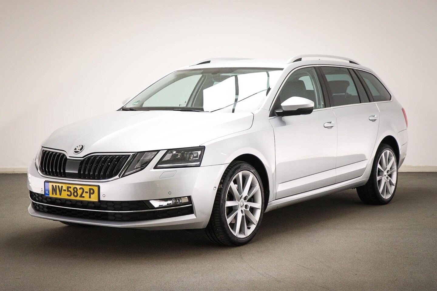 Skoda Octavia Combi - 1.0 TSI Greentech Style Business | TECH PACK | LED | HALF LEDER | STOELVERWARMING | TREKHA - AutoWereld.nl
