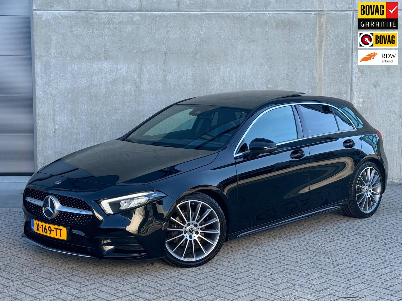Mercedes-Benz A-klasse - 200 AMG 163pk AUT 2018 Zwart PANORAMADAK - AutoWereld.nl