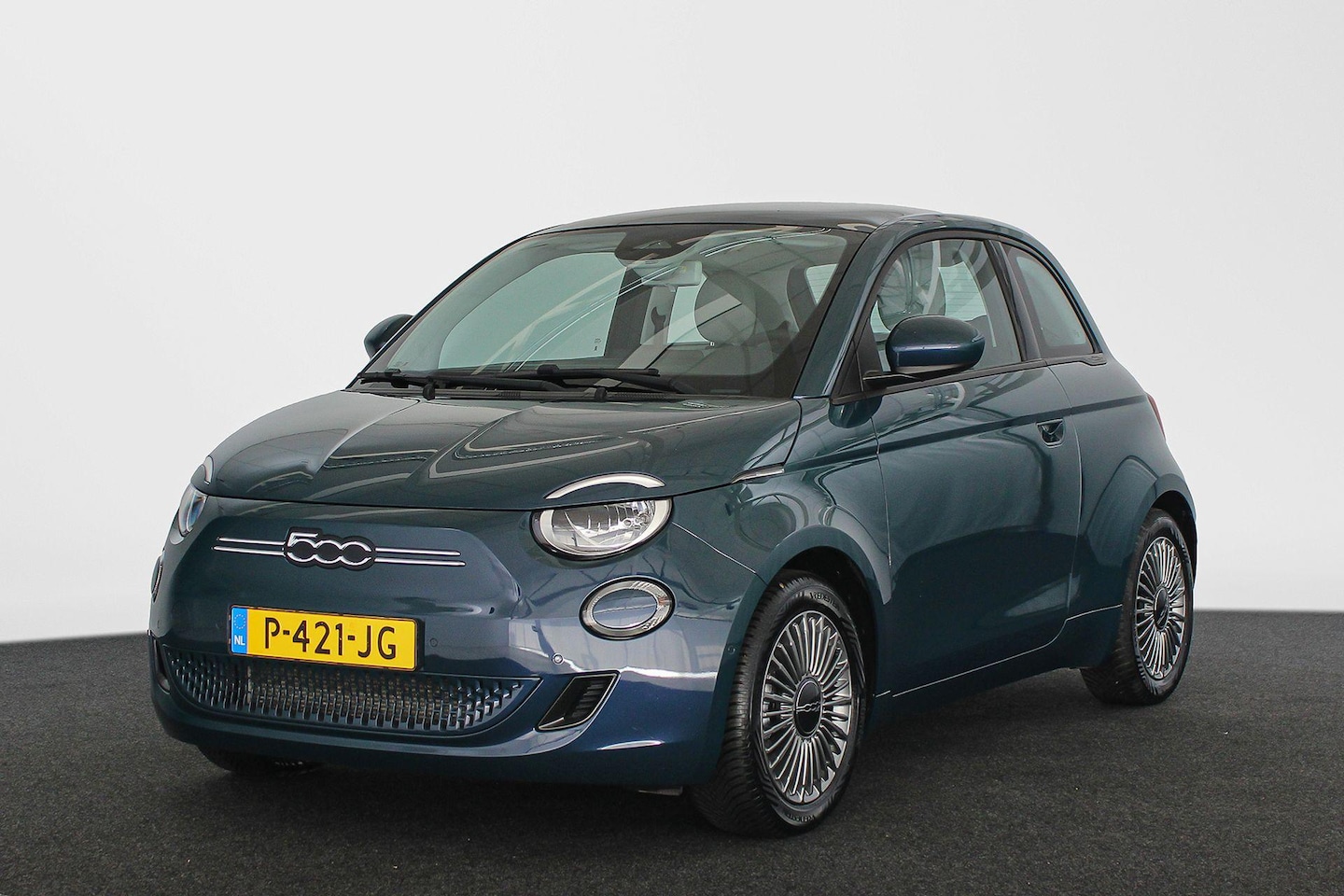 Fiat 500 - Icon 42 kWh Panoramadak / Carplay / Camera - AutoWereld.nl