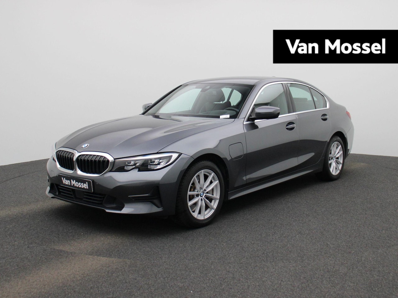 BMW 3-serie - 330e | Automaat | Navigatie | Half-Leer | Adaptive Cruise Control | Heads Up Display | Cli - AutoWereld.nl