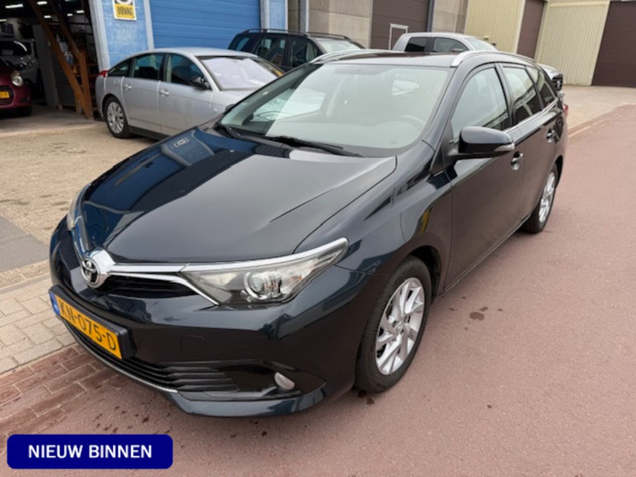 Toyota Auris Touring Sports - 1.2T Aspiration Limited 2016 NAP 165.479km Navigatie Bluetooth, Sportvelgen, Camera, etc. - AutoWereld.nl