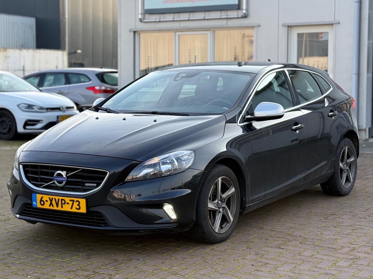 Volvo V40 - 2.0 D4 R-Design 2.0 D4 R-Design - AutoWereld.nl
