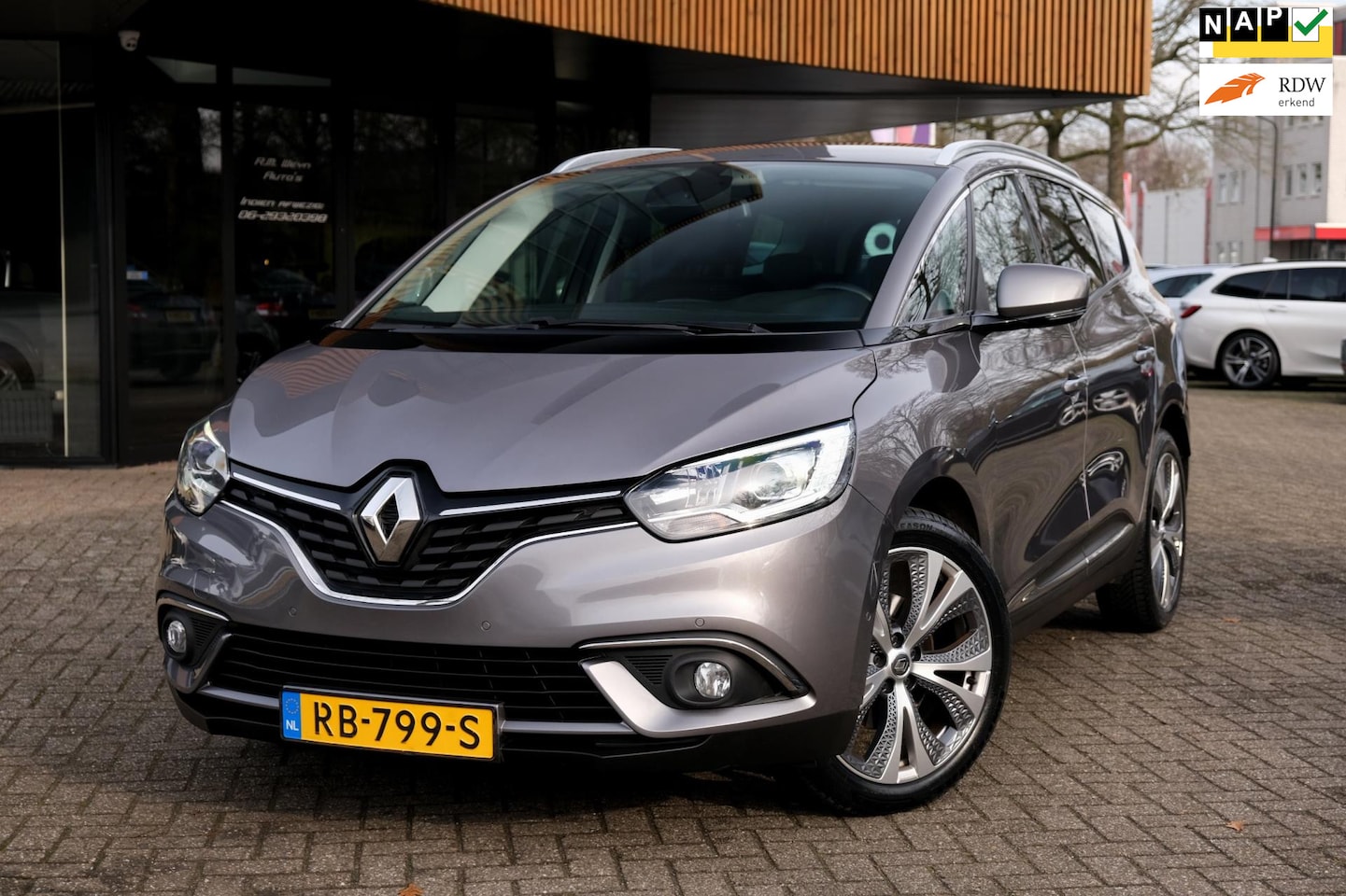 Renault Grand Scénic - 1.2 TCe Collection|7-zits|RIJKLAAR!|Camera|Carplay|Trekhaak|Dodehoekdetectie|Rijstrooksens - AutoWereld.nl
