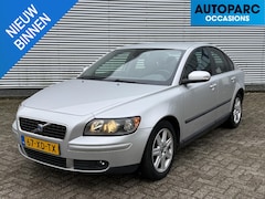 Volvo S40 - 2.4 Edition I , AUTOMAAT, AIRCO, CRUISE CONTROLE, TREKHAAK, DISTRIBUTIE KAN NOG 50.000 MEE