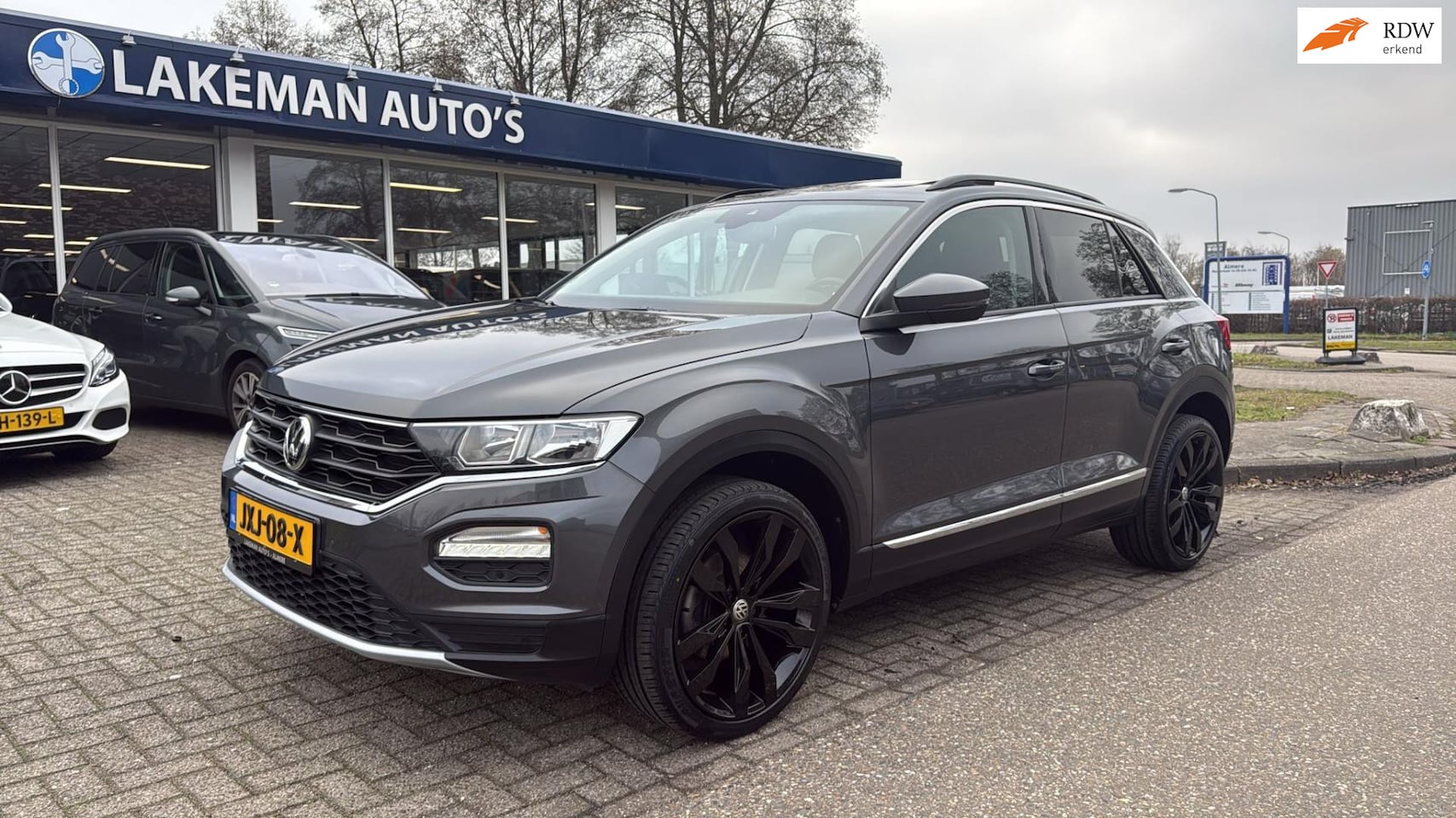 Volkswagen T-Roc - 1.0 TSI Style Greyline Sport Pano Navi Huurkoop Inruil APK Garantie - AutoWereld.nl