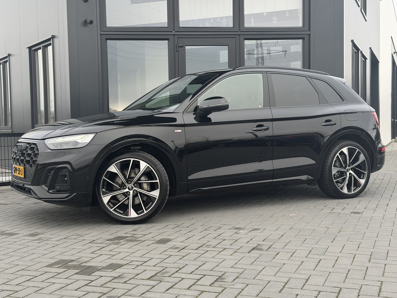 Audi Q5 - 50 TFSI e S edition Competition Luchtvering | Pano | B&O | Trekhaak - AutoWereld.nl