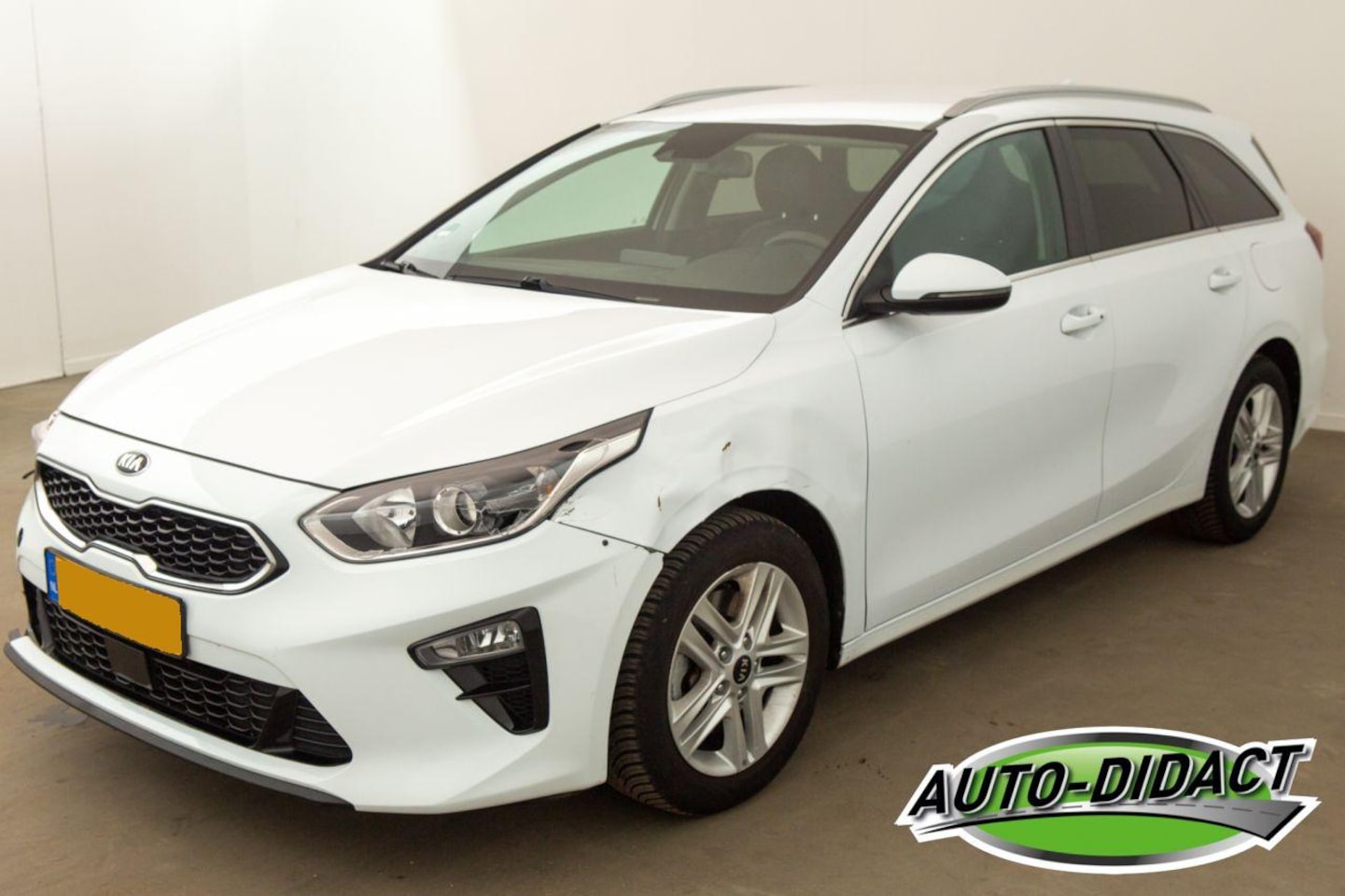 Kia Cee'd Sportswagon - Ceed 1.5 T-GDi Automaat Navi Camera Clima DynamicPlusLine - AutoWereld.nl