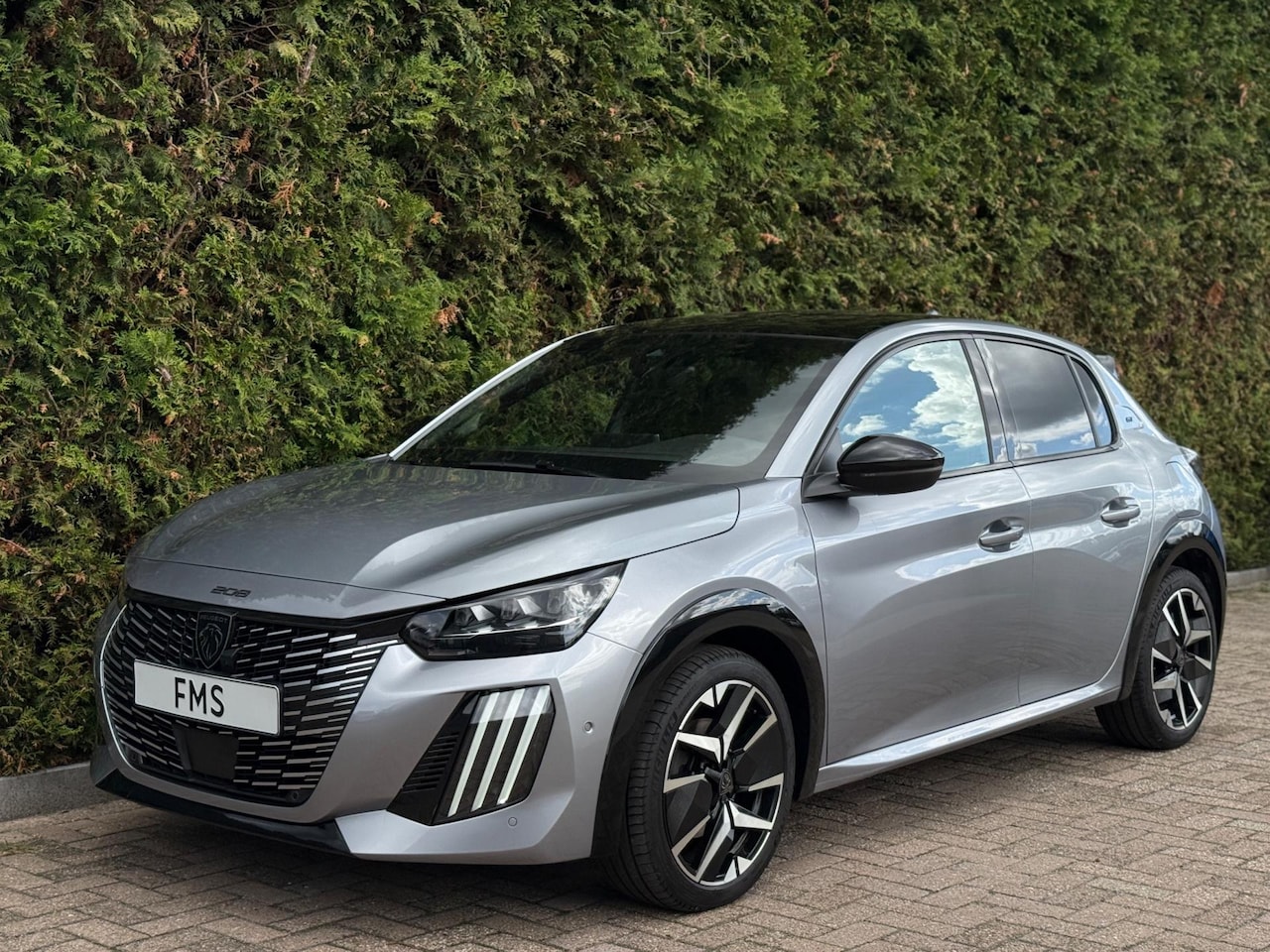 Peugeot 208 - Hybrid 136 e-DCS6 GT Premium Panorama - AutoWereld.nl